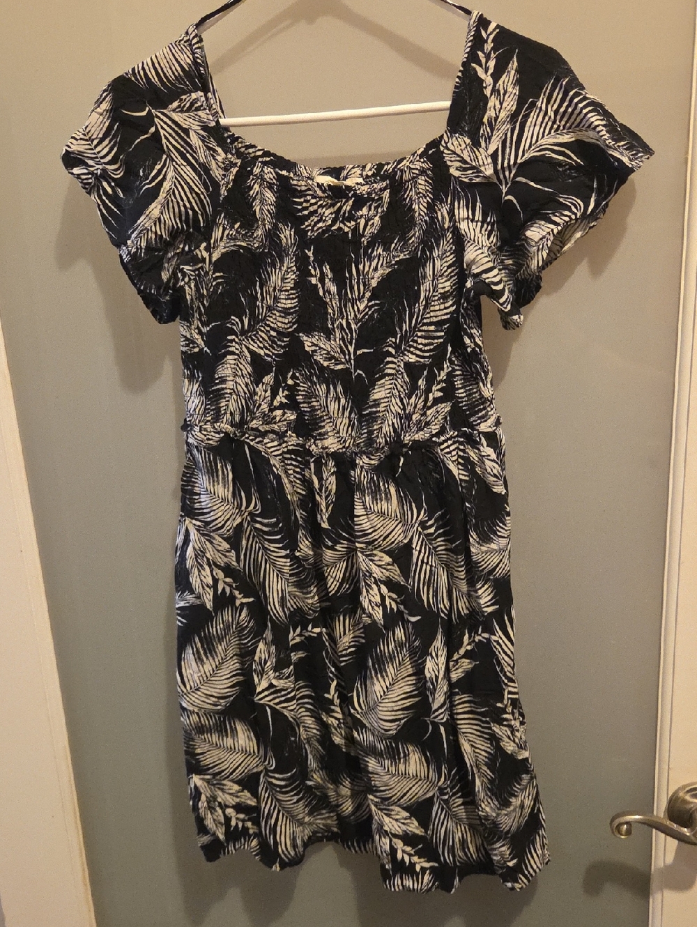 H&M Black Dress with White Feather Print - Women's Midi